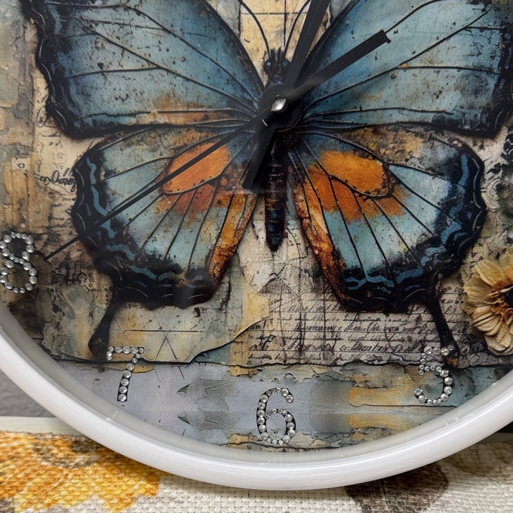 🦋 Bedazzled Butterfly Wall Clock – Blue & Orange - Picture 11 of 12